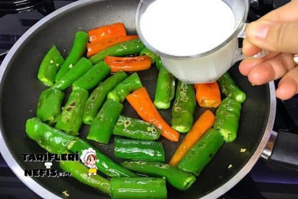 Ekmek Banmalık Biber Kavurması