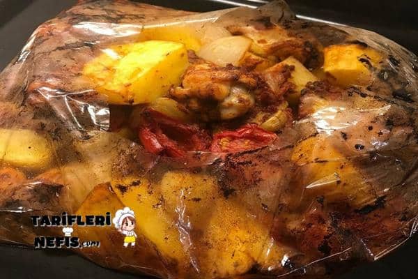 Fırın Poşetinde Nefis Sebzeli Tavuk Tarifi