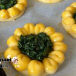 Ispanaklı Çiçek Poğaça Tarifi
