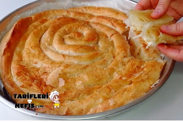 1 Tepsi Çıtır Çıtır Peynirli El Açması Börek Tarifi