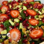 Çilek Ceviz Narlı Ispanak Salatası Tarifi