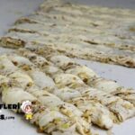 Kolay Soğanlı Cevizli Çörek Tarifi