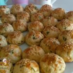 Kurabiye Tadında Mini Peynirli Poğaça Tarifi