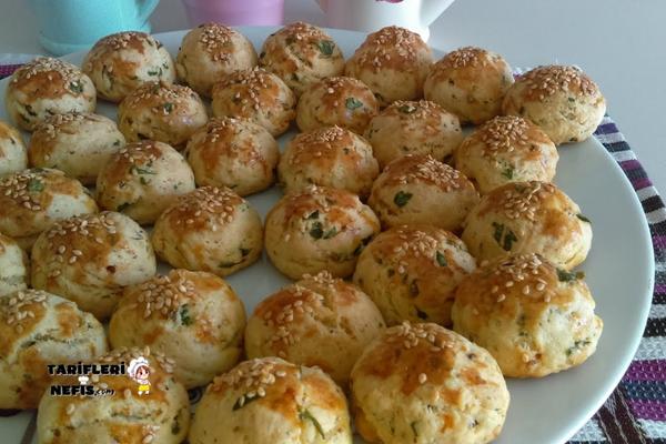 Kurabiye Tadında Mini Peynirli Poğaça Tarifi