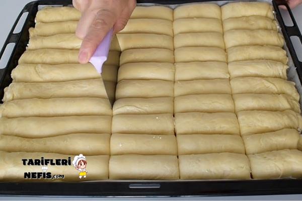 Kolay Ve Lezzetli Peynirli Börek Tarifi