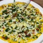 10 Dakikada Sebzeli Kaşarlı Omlet
