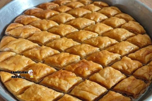 Çıtır Ev Baklavası Tarifi