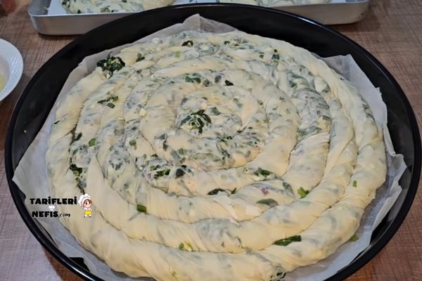 El Açması Çıtır Ispanaklı Börek Tarifi