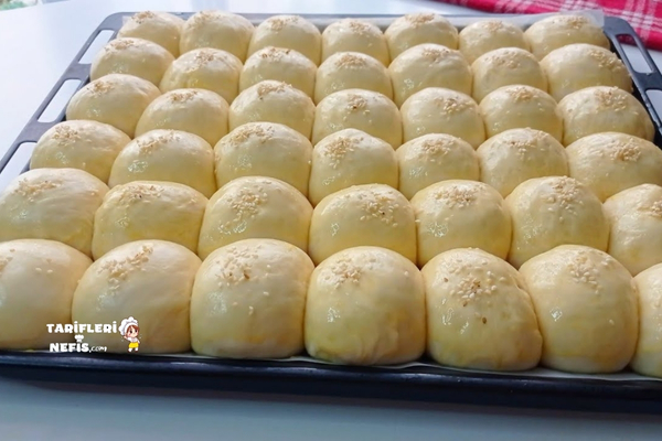 Tel tel ayrılan yumuşacık tereyağlı kahvaltılık poğaça