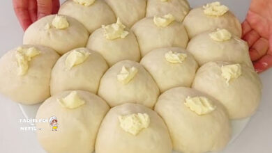 Pul pul dökülen kat kat ayrılan tereyağlı poğaça