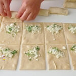 Kat kat çıtır, milföy tadında pul pul dökülen ev yapımı börek