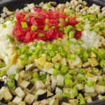 Kolay hazırlanan kıymalı sebzeli ana yemek