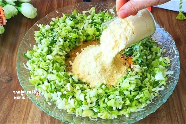 Ağızda dağılan, sebzeli pırasalı mücver tarifi