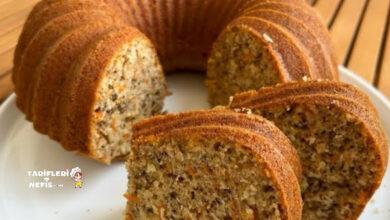 Sünger gibi yumuşak havuçlu cevizli tarçınlı kek dilimi