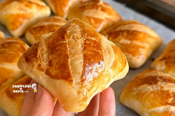 Dışı çıtır içi yumuşak kat kat talaş poğaça, tereyağlı ve peynirli nefis poğaça tarifi